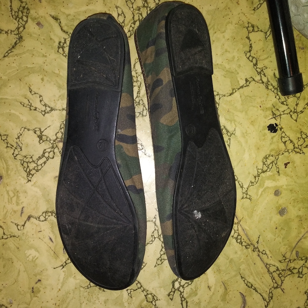 American eagle camo ballet flats